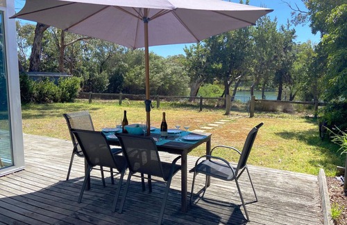 Banksia Peninsula House | Discover Kookaburras in Banksia Peninsula with Kitchen Access