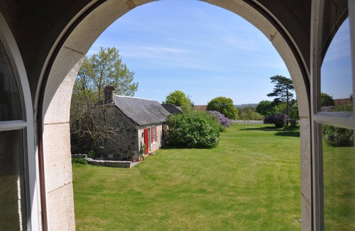 Rocamadour House | Tranquil Retreat with Pool and Spa in Serene Surroundings