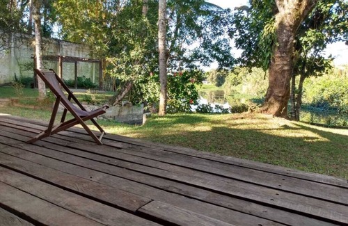 Barranco Alto House | Serene Riverfront Retreat: Pet-Friendly & Close to Caraguá
