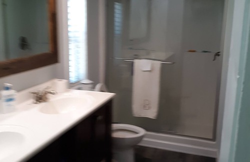 Willard House | Tranquil Retreat at Black River with Ocean View Amenities