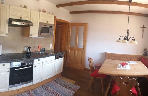 Puch bei Hallein Apartment | Serene Family Getaway with Ocean Views and Pool Access