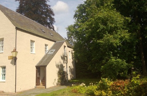 Perth Apartment | Serene Escape in the Heart of Scotland with Breakfast Included