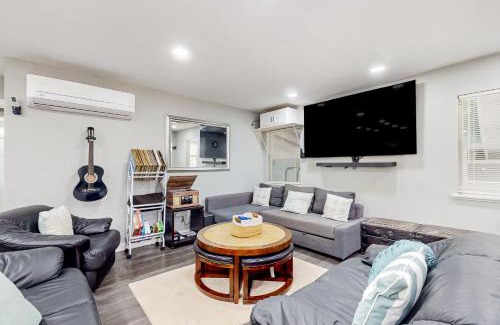 Bethel Island House | Tranquil Retreat at Peace at the River - 10/10 Guest Rated