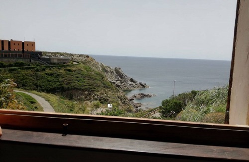 Torre dei Corsari Apartment | Peace Corner: Oceanfront Retreat with Pool and Kitchen