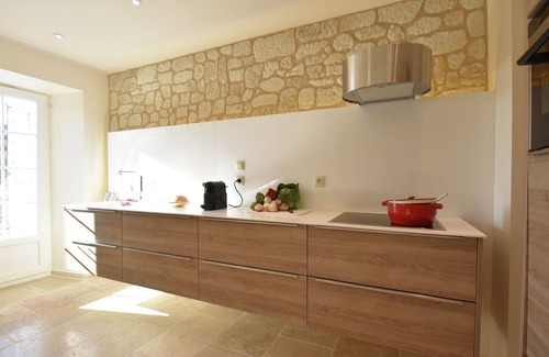 Villeseque-des-Corbieres Apartment | Elegant Flat with Pool and Family-Friendly Amenities