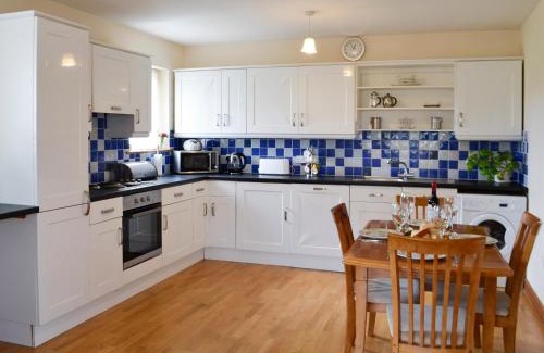 Newton Stewart House | Tranquil Stay at Peace - 4-Star Pet & Child Friendly Hotel