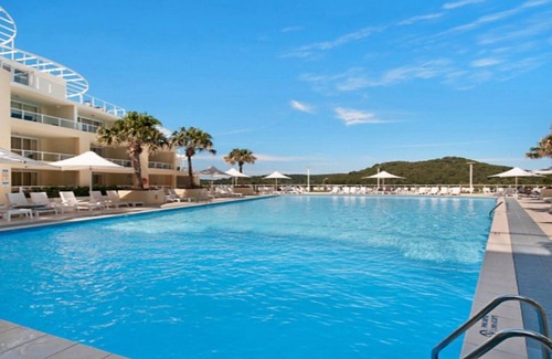 Ettalong Beach House | Explore Oceanfront Comfort at Manhattan Ettalong Beach Resort