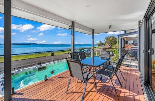 Tanilba Bay House | Serene Retreat in Paradise: Spa, Pool & Waterviews