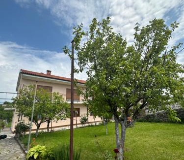 Trinajstici Apartment | Family-Friendly Peace Place: A Cozy Retreat Awaits