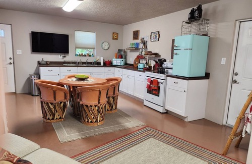 South Valley House | Serene Getaway in Albuquerque’s Rio Grande South Valley