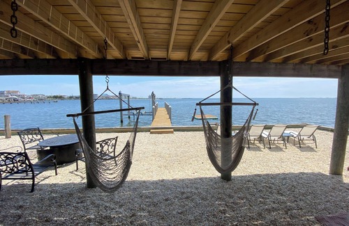 Tuckerton Beach House | Peace & quiet at the Jersey Shore! All the best stuff without all the chaos.