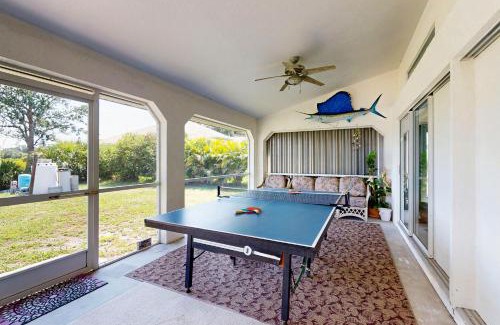 Harbour Heights House | Family-Friendly Retreat at Peace River Paradise Hotel