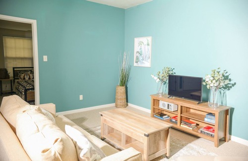 Atlanta Apartment | Tranquil 1 Bedroom Apartment: Pet-Friendly & Family Ready