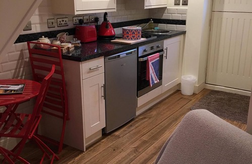 Potterhanworth Apartment | Tranquil 1-Bed Apartment with Kitchen & Breakfast Included