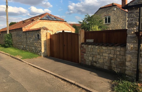 Potterhanworth Apartment | Tranquil 1-Bed Apartment with Kitchen & Breakfast Included