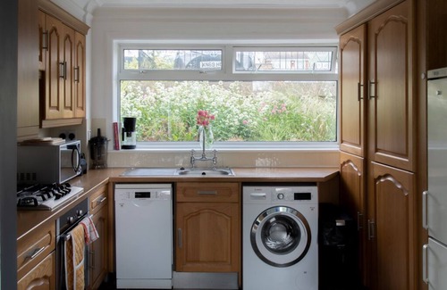 Woodingdean House | Tranquil 2 Bedroom House with Free Parking & Sea Views