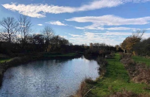 Sturton By Stow Cabin | Peaceful 2-Bedroom Holiday Lodge With Hot Tub