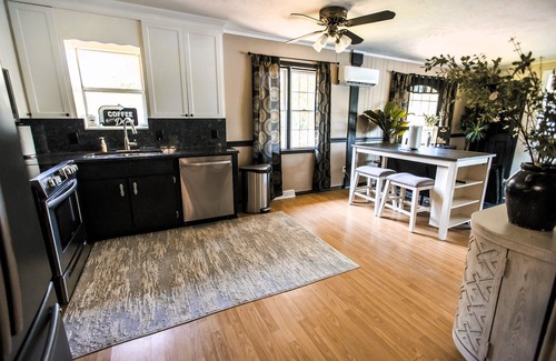 Cave Spring House | Peaceful 2B/2B NW GA Waterfront Getaway w/fishing, boating +watersports-Sleeps 7