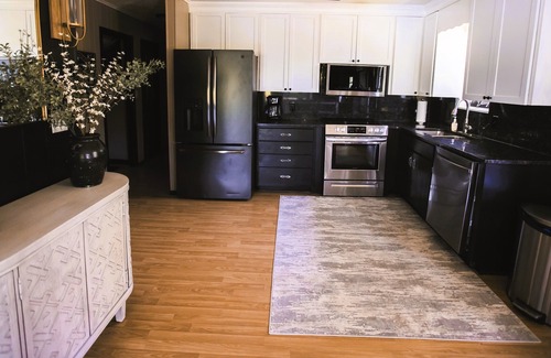 Cave Spring House | Peaceful 2B/2B NW GA Waterfront Getaway w/fishing, boating +watersports-Sleeps 7