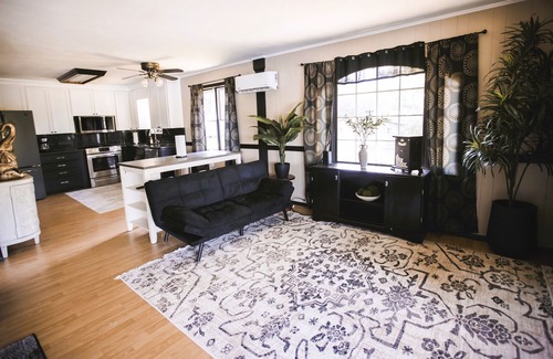 Cave Spring House | Peaceful 2B/2B NW GA Waterfront Getaway w/fishing, boating +watersports-Sleeps 7