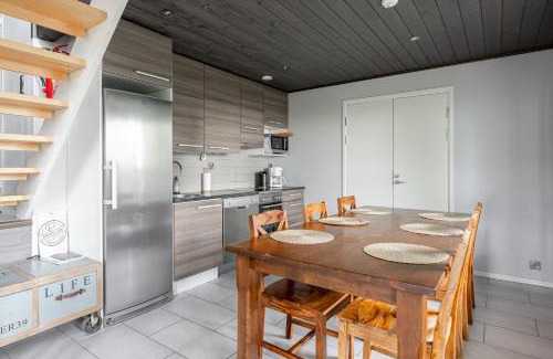 Muurame Apartment | Peaceful 2BR Getaway Cabin at the Top of Riihivuori