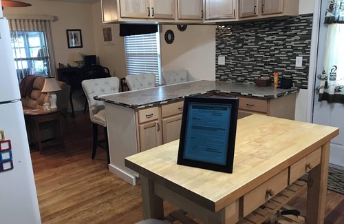 Putnam Hall House | Idyllic Lake House Retreat on Lake Geneva - 10/10 Rating
