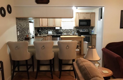 Putnam Hall House | Idyllic Lake House Retreat on Lake Geneva - 10/10 Rating