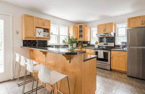 Bedford House | Peaceful 3-bdrm Getaway with beautiful propertynn