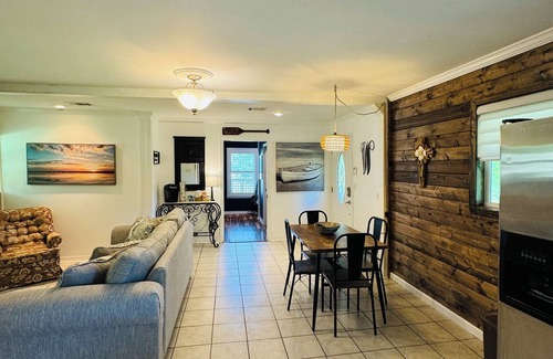 Vancleave House | Peaceful 3-bedroom river camp on the Pascagoula River with Private sandbar!