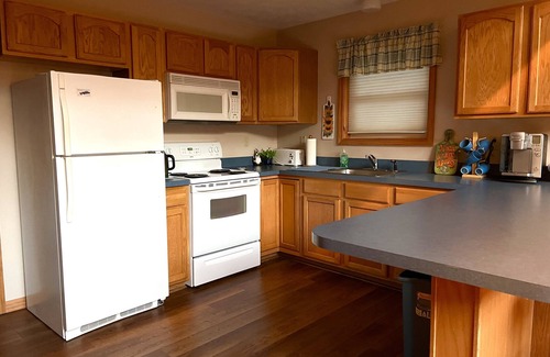 Pocono Lake Cabin | Idyllic Family Cabin Retreat with Pet-Friendly Amenities