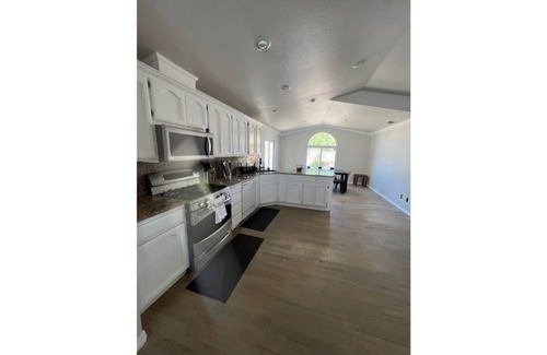 Paso Robles House | Tranquil 4-Bedroom Farm Stay at Whispering Vines