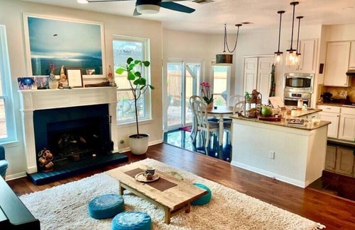 Austin House | Serene 4BR Retreat with Office and Spa in South Austin