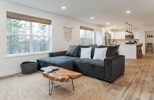 Marshall House | Relaxing 5 BR Home with Game Room and Scenic Views