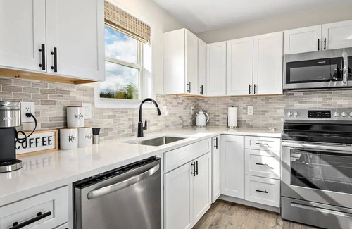 Marshall House | Relaxing 5 BR Home with Game Room and Scenic Views