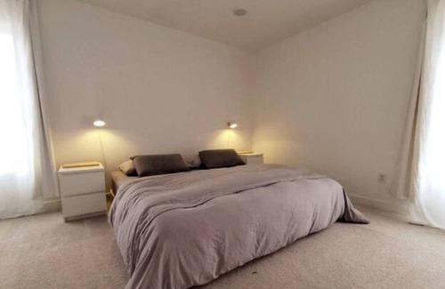 Lincoln House | Modern Home with Spa, Hot Tub & Child-Friendly Amenities