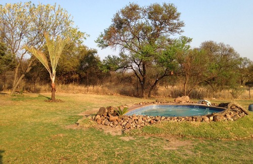 Roodeplaat Ski Chalet | Serene Holiday Flat with DStv, WiFi & Family-Friendly Amenities