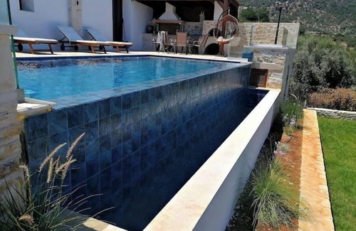 Makhairoi Villa | Tranquil Luxury Villa in a Serene Village Getaway