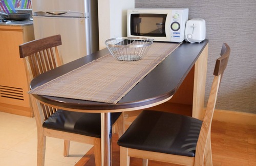 Chang Khlan Condo | Tranquil 69 m² Apartment with Pool in City Centre
