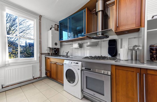 Cazenove House | Peaceful and Radiant 3BR Flat