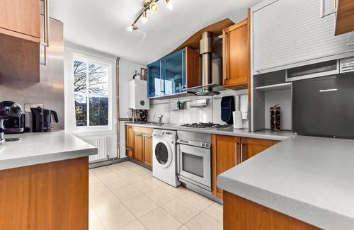Cazenove House | Peaceful and Radiant 3BR Flat