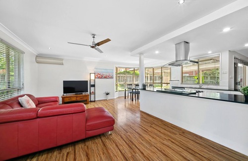 Stanhope Gardens House | Top-rated Single Storey Retreat with Split A/C & Breakfast