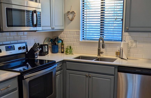 Fernandina Beach Condo | Tranquil Updated 2BR Beach Getaway with Ocean Views
