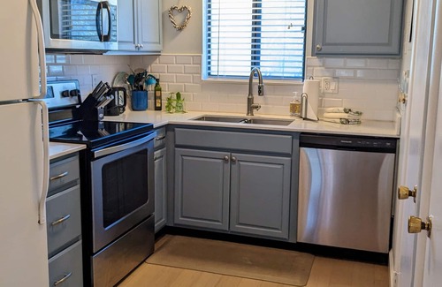 Fernandina Beach Condo | Tranquil Updated 2BR Beach Getaway with Ocean Views