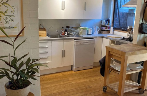 North Fremantle Apartment | Peaceful apartment +sauna, 5 minutes to the river & sea in iconic North Freo