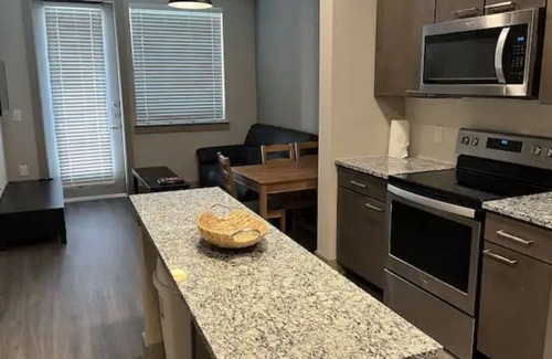 Cloverleaf Apartment | Peaceful apartment East Houston