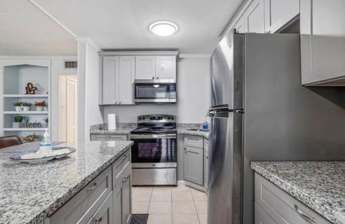 Iowa Apartment | Relaxing Apartment Retreat in Iowa, LA for Families
