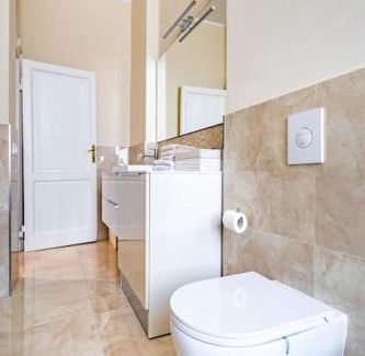 Porta Venezia Apartment | Tranquil Apartment in Porta Venezia - 4-Star Family Haven