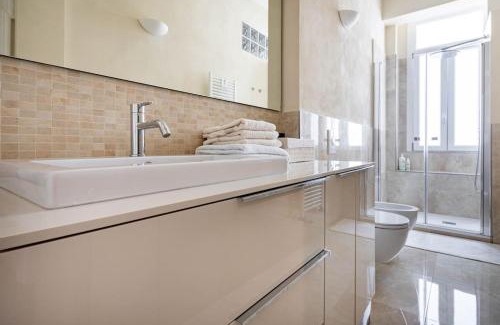 Porta Venezia Apartment | Tranquil Apartment in Porta Venezia - 4-Star Family Haven