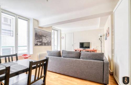 Centre Ancien Apartment | Tranquil Apartment in the Heart of Caen - Family Friendly Stay