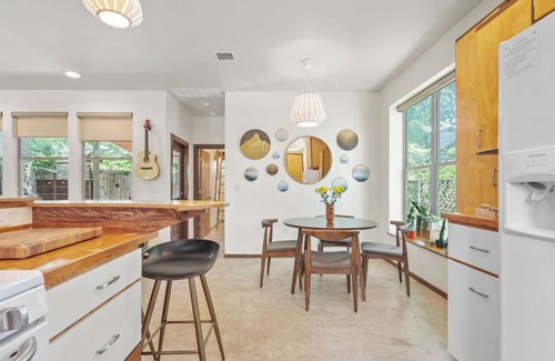 Central East Austin House | Tranquil Austin Oasis with King Bed & Private Yard